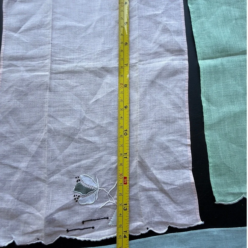 Vintage Pastel Linen Guest Towels Tea Napkins Scalloped Lace Set of 4